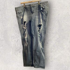 Torrid Premium Boyfriend Distressed Denim Jeans Size 24R Light Wash